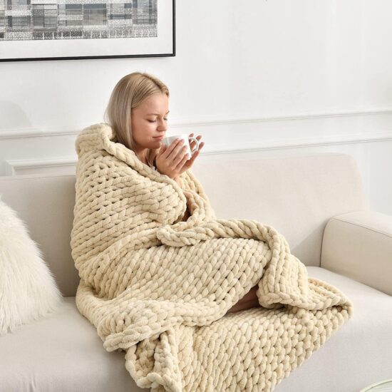 Tighter Version Chenille Chunky Knit Blanket Throw （40×50 Inch）, Handmade Warm & Cozy Blanket Couch, Bed, Home Decor, Soft Fleece Banket, Boho Thick Blankets and Giant Yarn Throws，Beige